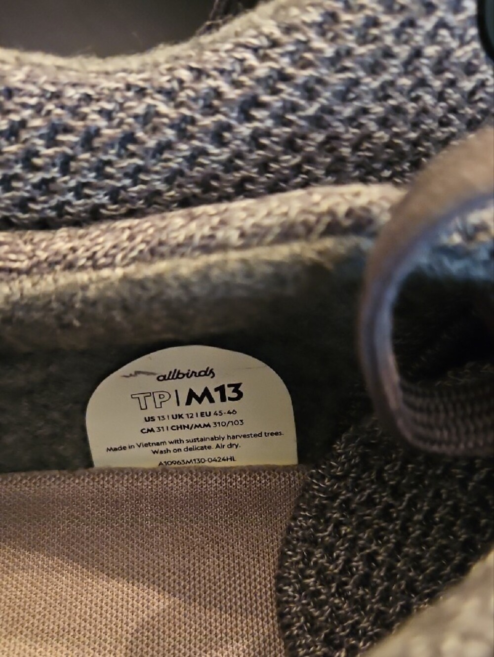 allbirds Men's Gray Knit Sneakers with Black Eyelets - Picture 4 of 4